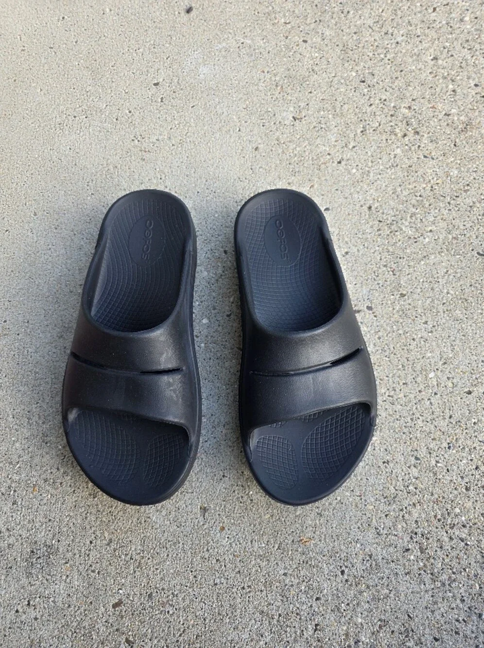 Oofos OOah Slide Sandals in Black Women 6